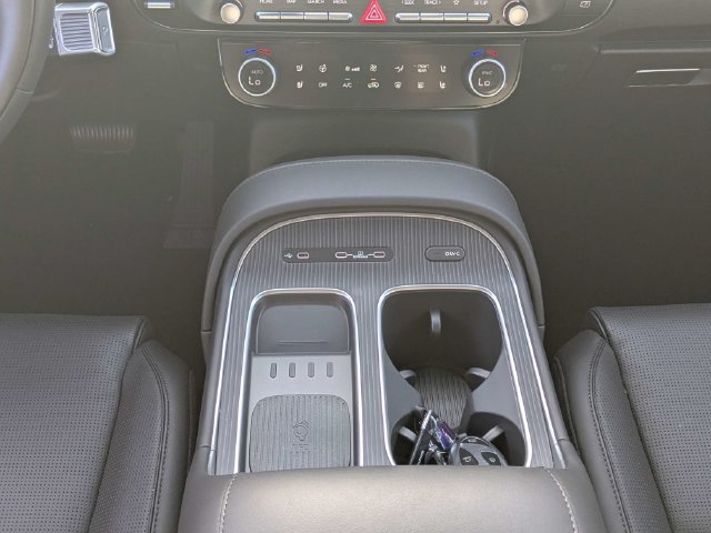 Used 2026 Hyundai Palisade Calligraphy FWD image 19