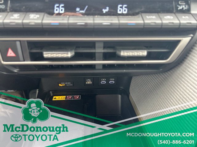 Used 2026 Toyota Camry SE FWD image 13