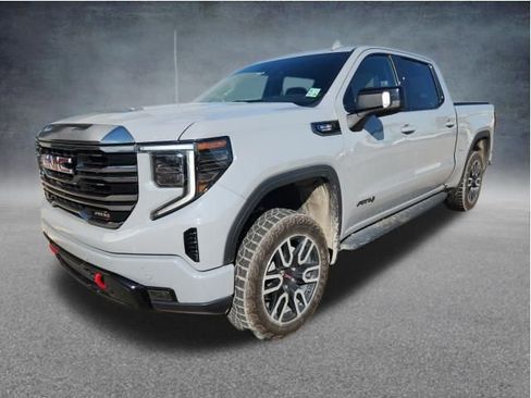 Used 2024 GMC Sierra 1500 AT4 w/ Technology Package AWD/4WD image 4