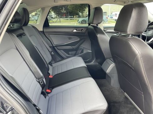 Used 2026 Volkswagen Jetta SE FWD image 28