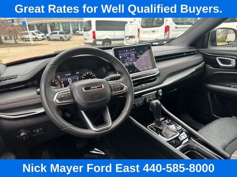 Used 2024 Jeep Compass Trailhawk AWD/4WD image 28