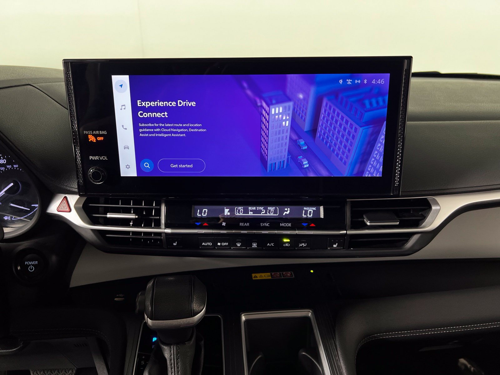 Certified 2025 Toyota Sienna XLE FWD image 18