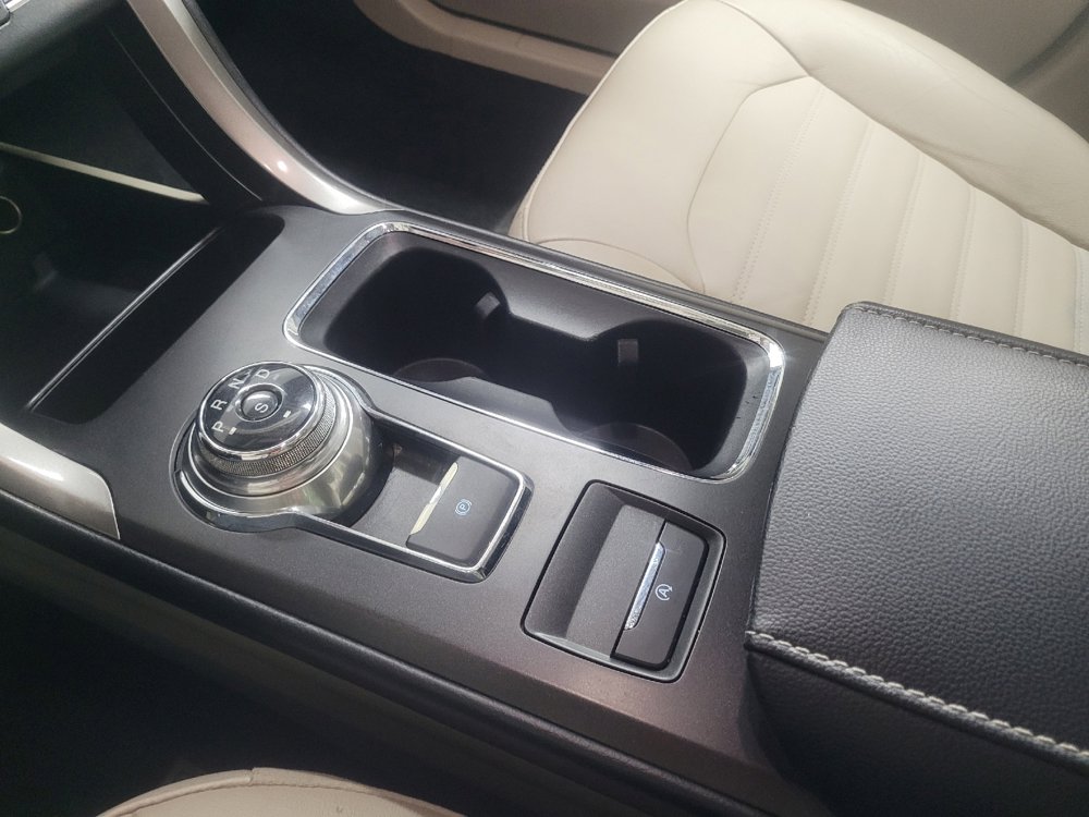 Used 2018 Ford Fusion SE w/ Fusion SE Technology Package FWD image 26