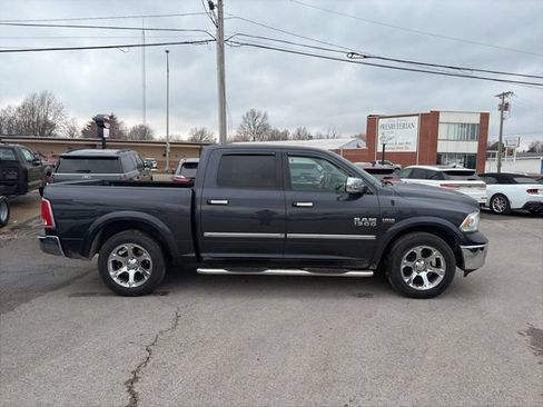 Used 2017 RAM 1500 Laramie w/ Convenience Group AWD/4WD image 7