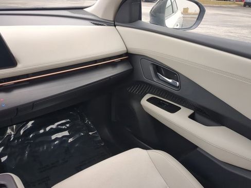 Certified 2024 Nissan Ariya FWD image 17