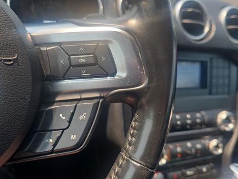 Used 2019 Ford Mustang Convertible RWD image 23