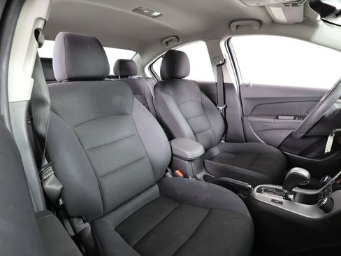Used 2015 Chevrolet Cruze LT w/ Technology Package FWD image 24