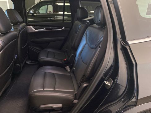 Used 2020 Cadillac XT6 Premium Luxury image 11