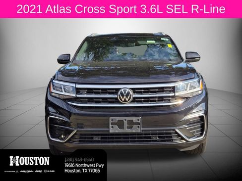 Used 2021 Volkswagen Atlas Cross Sport SEL R-Line AWD/4WD image 2