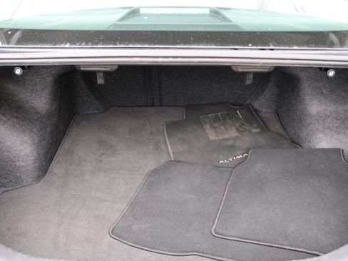 Used 2025 Nissan Altima 2.5 SV FWD image 29