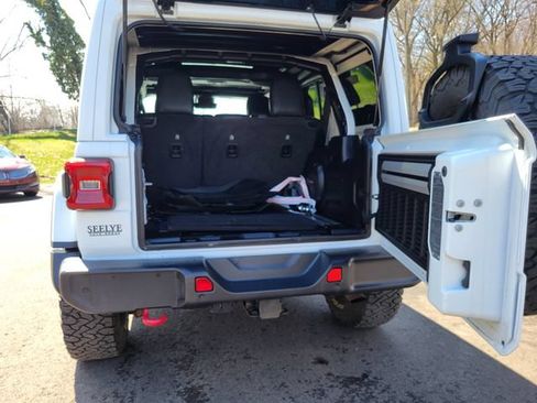 Used 2019 Jeep Wrangler Unlimited Rubicon AWD/4WD image 22