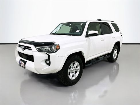 Used 2022 Toyota 4Runner SR5 Premium image 3