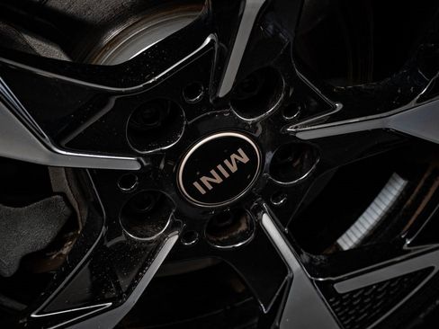 Certified 2025 MINI Cooper S image 8