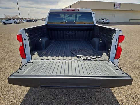 Used 2025 Chevrolet Silverado 1500 ZR2 w/ Technology Package image 13