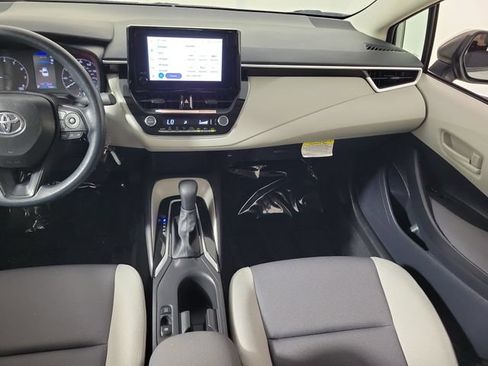 Used 2025 Toyota Corolla LE FWD image 17