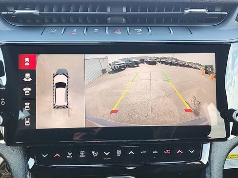 New 2026 Jeep Grand Cherokee Limited w/ Luxury Tech Group II AWD/4WD image 4