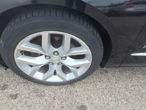 Used 2015 Chevrolet Impala LTZ FWD image 13