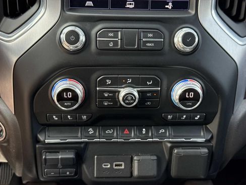 Used 2022 GMC Sierra 1500 SLT w/ SLT Premium Package AWD/4WD image 11