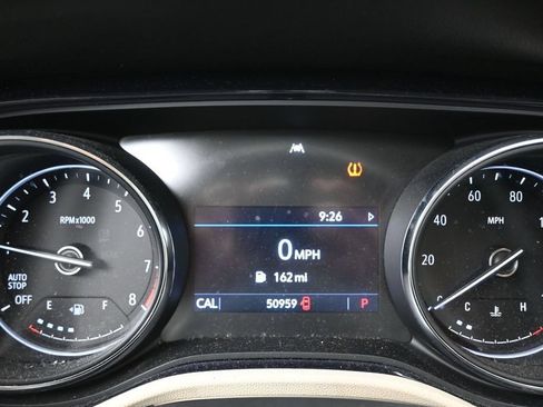 Used 2020 Buick Encore GX Essence FWD image 13