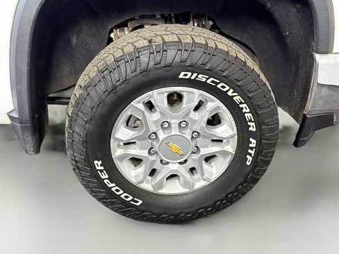 Used 2023 Chevrolet Silverado 2500 LT w/ Convenience Package image 31