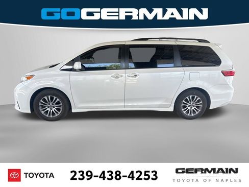 Used 2018 Toyota Sienna XLE Premium image 2
