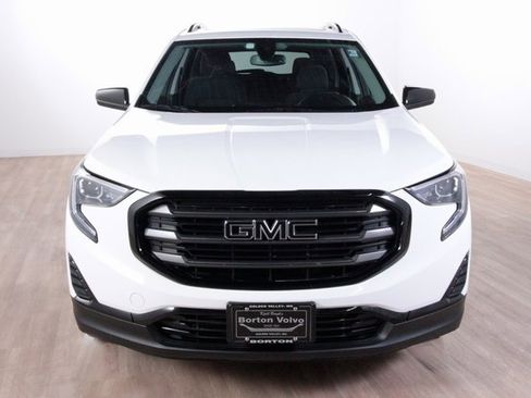 Used 2020 GMC Terrain SLE w/ Driver Convenience Package image 2