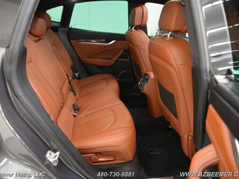 Used 2018 Maserati Levante S GranLusso image 19