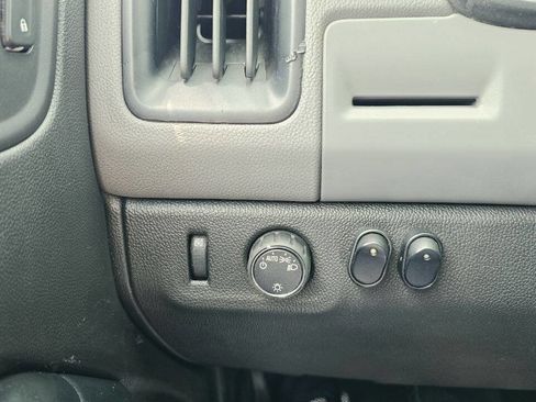 Used 2017 Chevrolet Colorado W/T RWD image 21