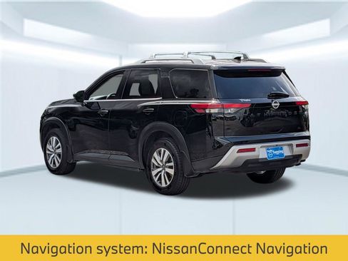 Used 2023 Nissan Pathfinder SL w/ Lighting Package (N92) FWD image 5