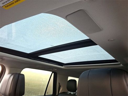 New 2025 Lincoln Navigator Reserve image 17