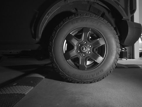 Used 2025 Ford Bronco Big Bend w/ Black Diamond Package AWD/4WD image 26
