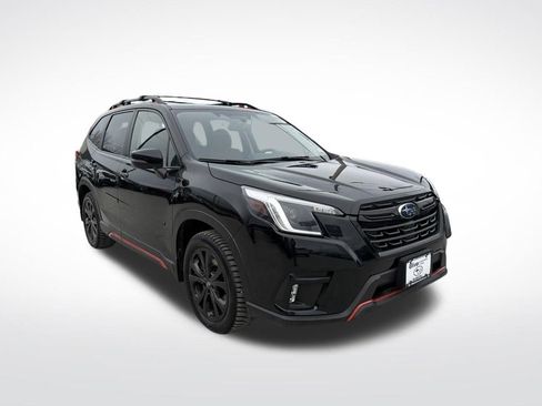 Used 2023 Subaru Forester Sport image 3