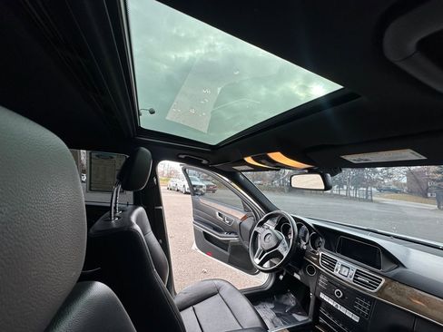 Used 2016 Mercedes-Benz E 350 4MATIC Sedan image 25