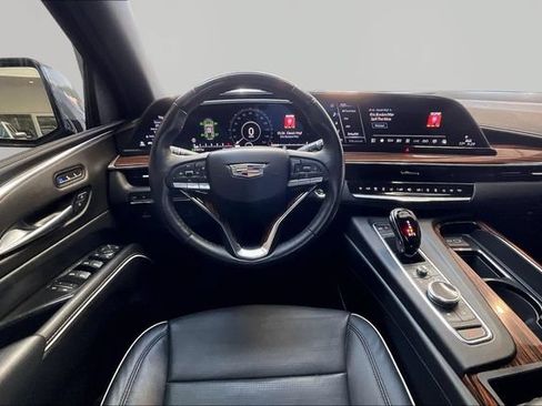 Used 2023 Cadillac Escalade Premium Luxury AWD/4WD image 8