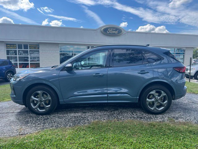 Used 2023 Ford Escape ST-Line AWD/4WD image 5