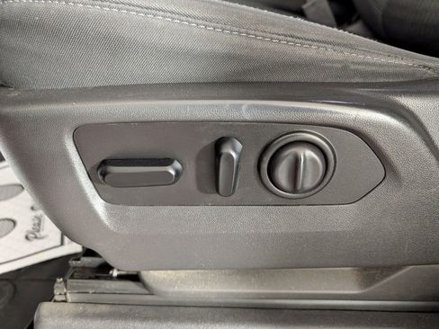 Used 2021 Chevrolet Silverado 1500 LT image 16