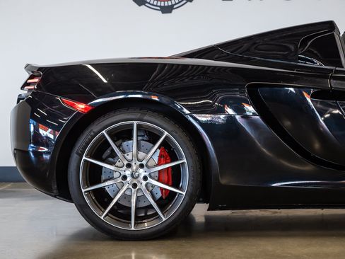 Used 2013 McLaren MP4-12C Spider RWD image 16