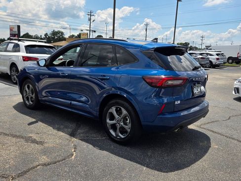Used 2023 Ford Escape ST-Line FWD image 9