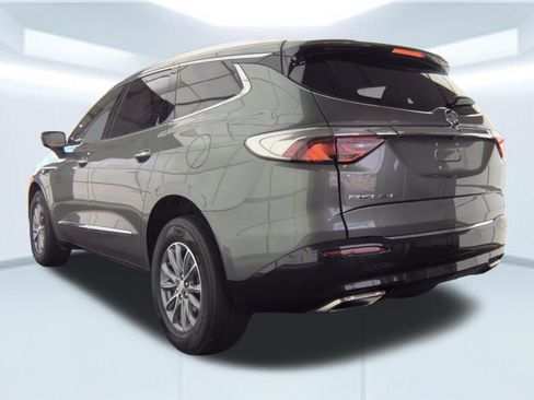 Used 2023 Buick Enclave Essence FWD image 4