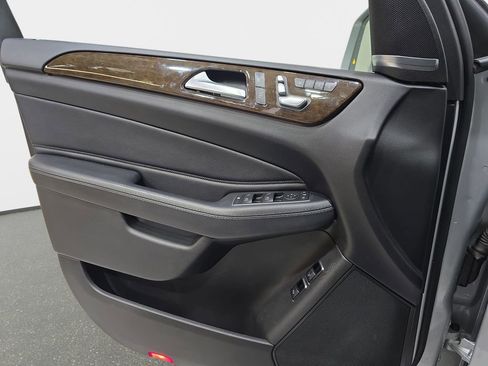 Used 2017 Mercedes-Benz GLS 450 4MATIC image 30