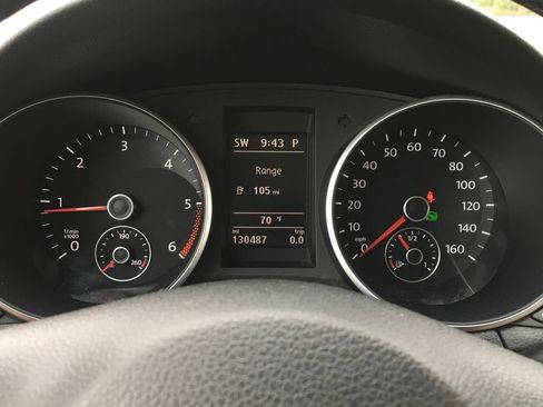 Used 2013 Volkswagen Jetta TDI FWD image 2