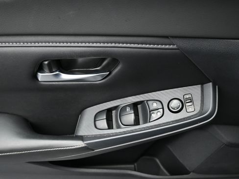 Used 2022 Nissan Sentra SV w/ Trunk Package FWD image 17