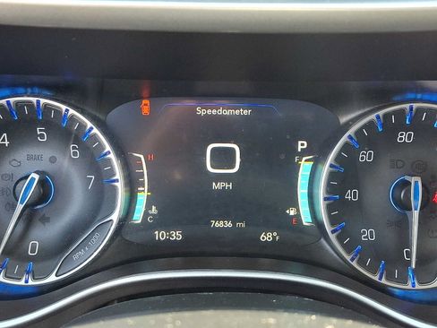 Certified 2024 Chrysler Pacifica Touring-L FWD image 23