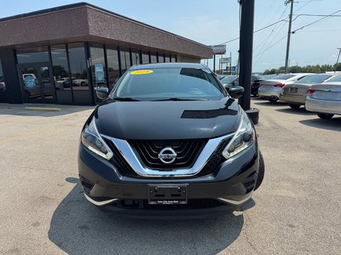 Used 2018 Nissan Murano S image 2
