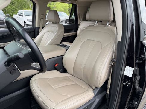 Used 2024 Ford Expedition Max Limited image 16
