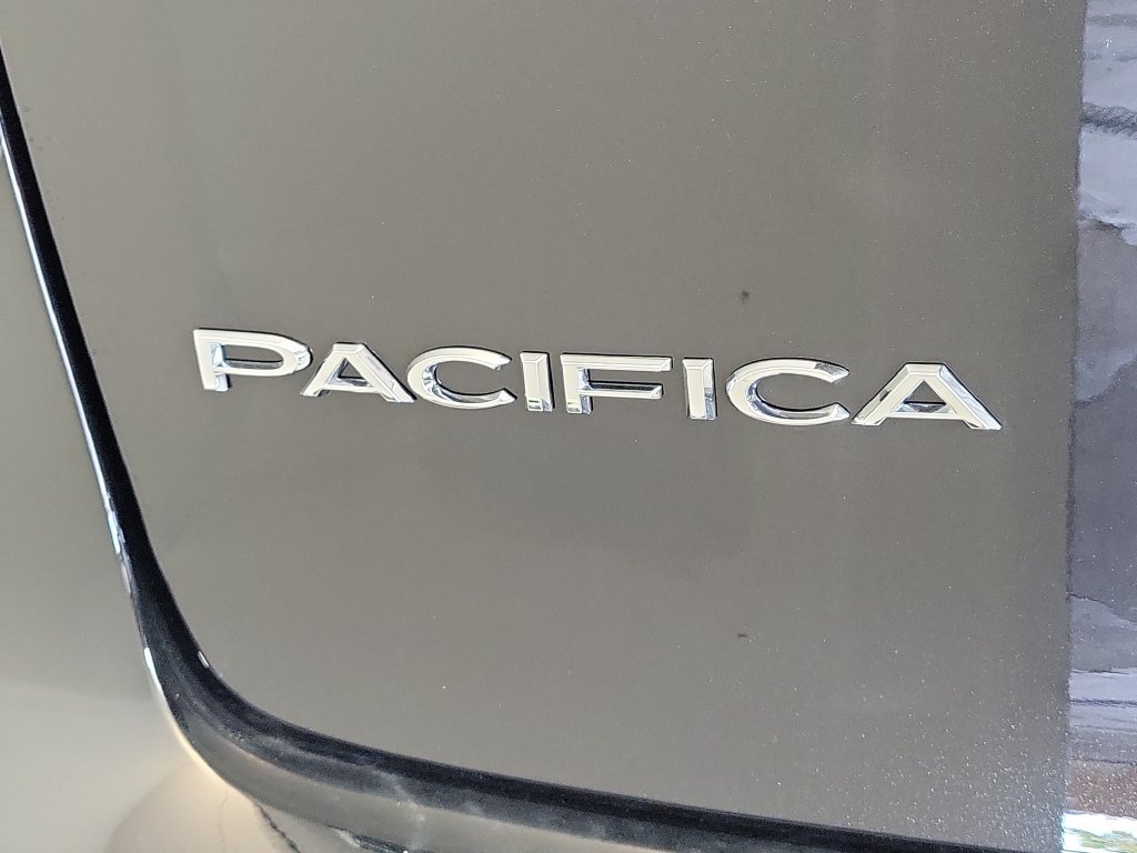 New 2027 Chrysler Pacifica Select FWD image 8