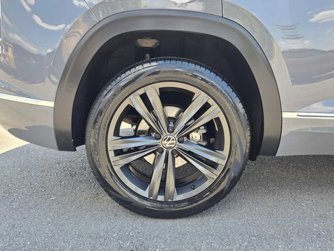 Used 2022 Volkswagen Atlas Cross Sport SEL R-Line AWD/4WD image 17