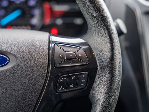 Certified 2018 Ford Explorer XLT w/ Equipment Group 202A image 28