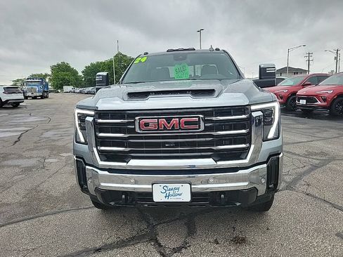 Used 2024 GMC Sierra 2500 SLT w/ SLT Premium Package AWD/4WD image 2