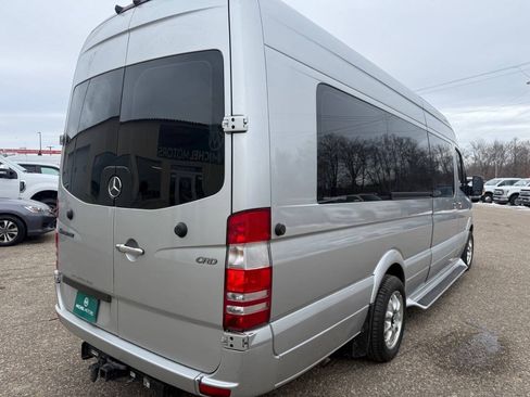 Used 2009 Dodge Sprinter 2500 RWD image 6